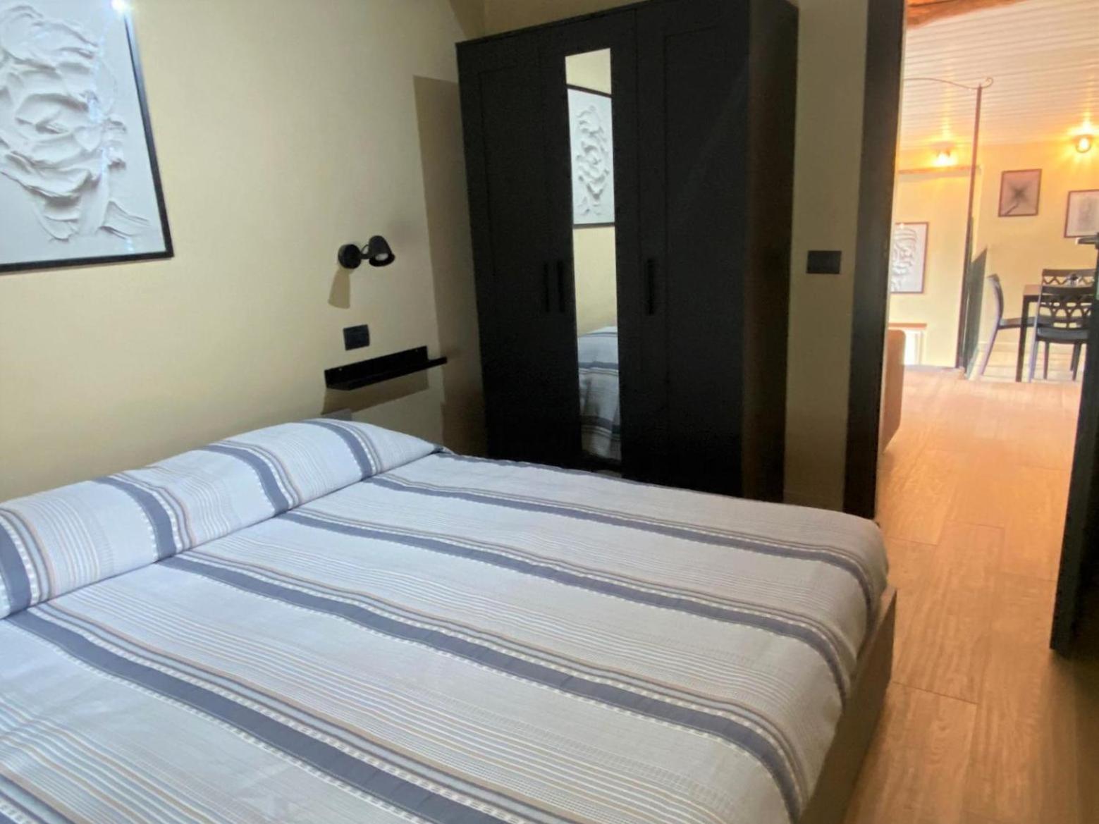 Argegno'S River - Central Apartment Lake View Habitación foto